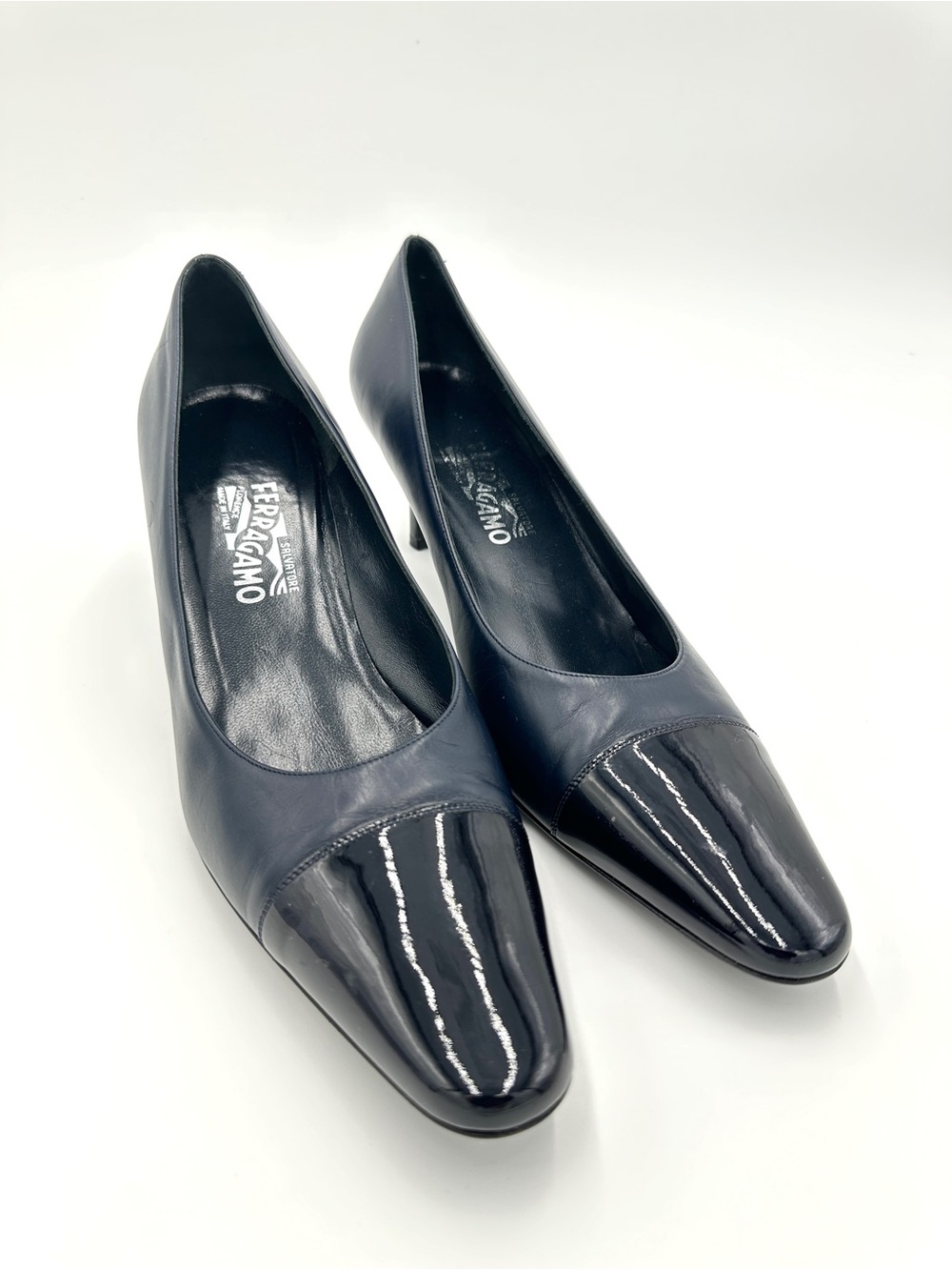 Salvatore Ferragamo Women’s Navy Blue Black Patent Toe Pumps Heels Size 12 B‎